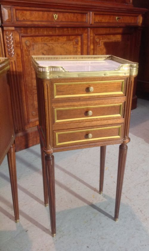PAIR OF FRENCH MAHOGANY AND BRASS BEDSIDE CABINETS - ADDITIONAL PHOTO 6