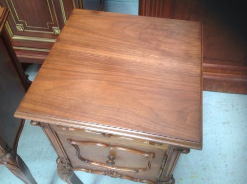 PAIR OF WALNUT FRENCH BEDSIDE CABINETS - ADDITIONAL PHOTO 2