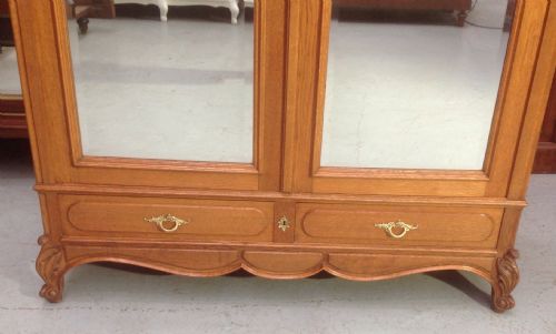 FRENCH OAK ARMOIRE - ADDITIONAL PHOTO 2