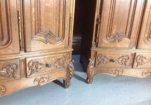 STUNNING PAIR OF FRENCH CARVED OAK ARMOIRES - ADDITIONAL PHOTO 7