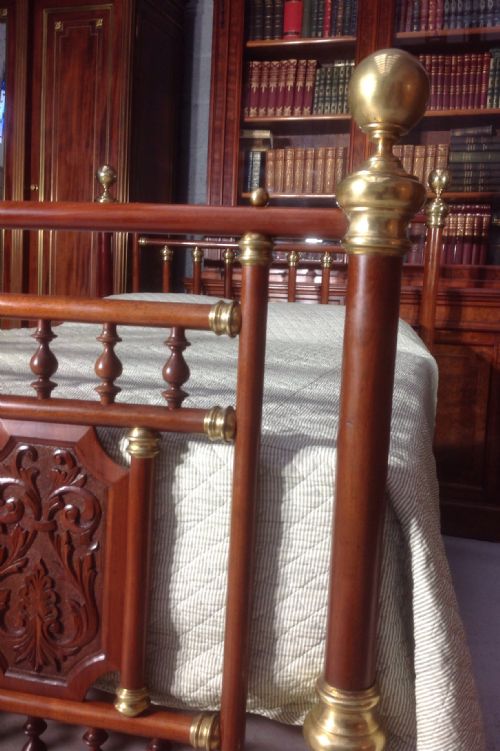 BRASS AND MAHOGANY BED - ADDITIONAL PHOTO 4