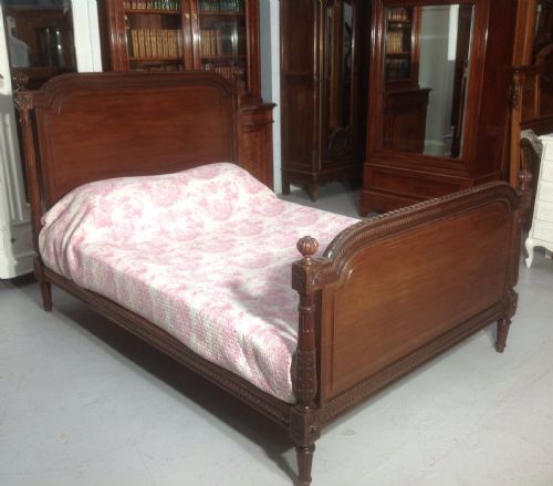 carved mahogany french kingsize bed - CATEGORY: ANTIQUE BEDS - DATED 1900