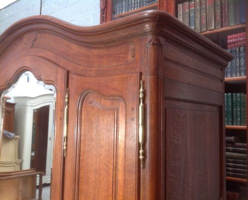 SOLID OAK TRIPLE FRENCH ARMOIRE - ADDITIONAL PHOTO 1