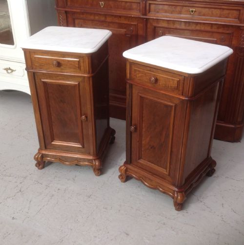 PAIR OF FRENCH WALNUT BEDSIDE CABINETS - ADDITIONAL PHOTO 2