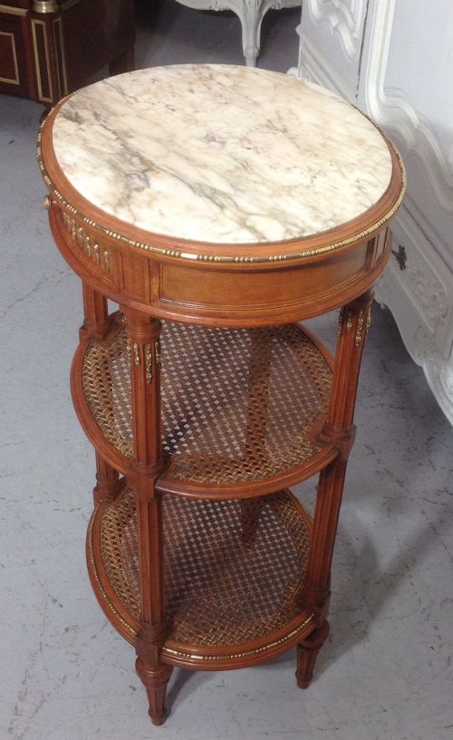 SATINWOOD FRENCH LAMP TABLE WITH BERGERE SHELVES BY DECAUX MAOUS - ADDITIONAL PHOTO 3