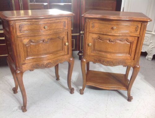PAIR OF FRENCH OAK BEDSIDE CABINETS - ADDITIONAL PHOTO 1