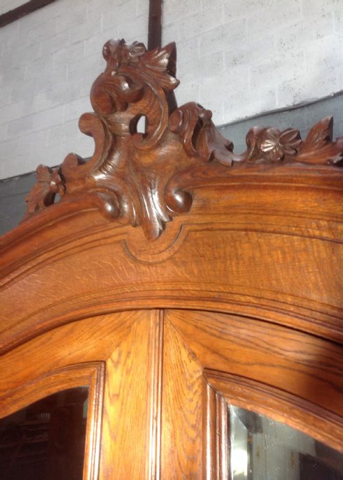 FRENCH OAK ARMOIRE - ADDITIONAL PHOTO 1
