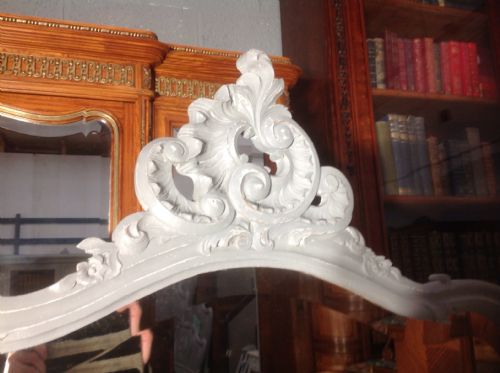 PAINTED FRENCH CARVED WAHSTAND - ADDITIONAL PHOTO 2