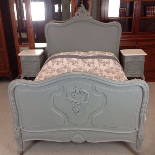 PAINTED FRENCH CARVED KINGSIZE BED - ADDITIONAL PHOTO 8