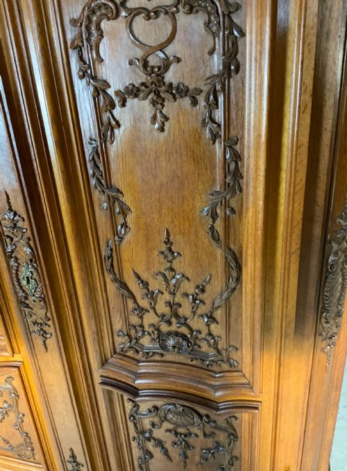 OUTSTANDING CARVED FRENCH ARMOIRE - ADDITIONAL PHOTO 14