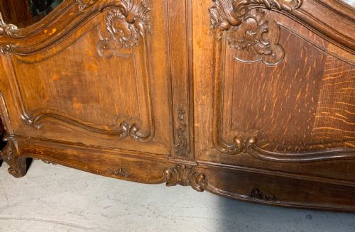 STUNNING PAIR OF FRENCH CARVED OAK ARMOIRES - ADDITIONAL PHOTO 6