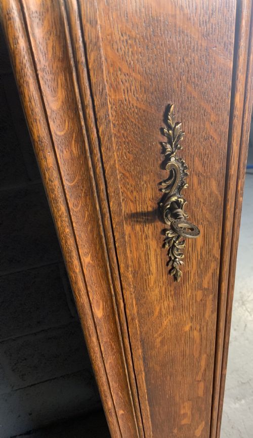 CARVED OAK FRENCH SINGLE ARMOIRE - ADDITIONAL PHOTO 3