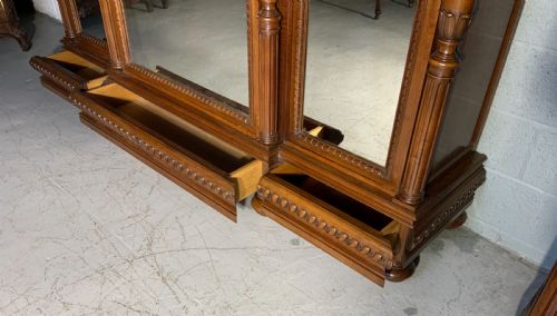 IMPRESSIVE LARGE WALNUT BREAKFRONT ARMOIRE - ADDITIONAL PHOTO 4