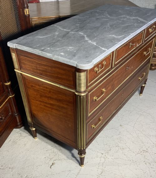 FRENCH MAHOGANY COMMODE WITH BRASS DETAILING - ADDITIONAL PHOTO 9