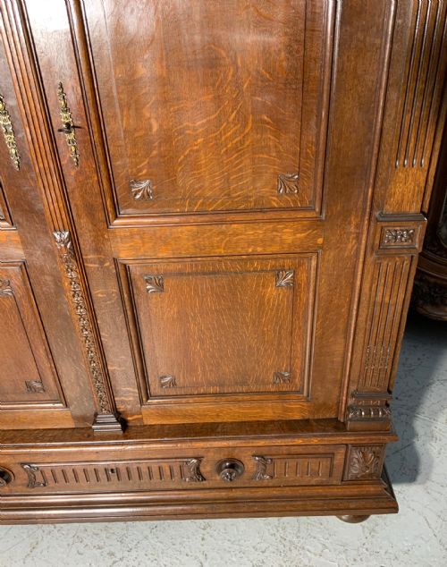 TALL CARVED OAK FRENCH ARMOIRE - ADDITIONAL PHOTO 12
