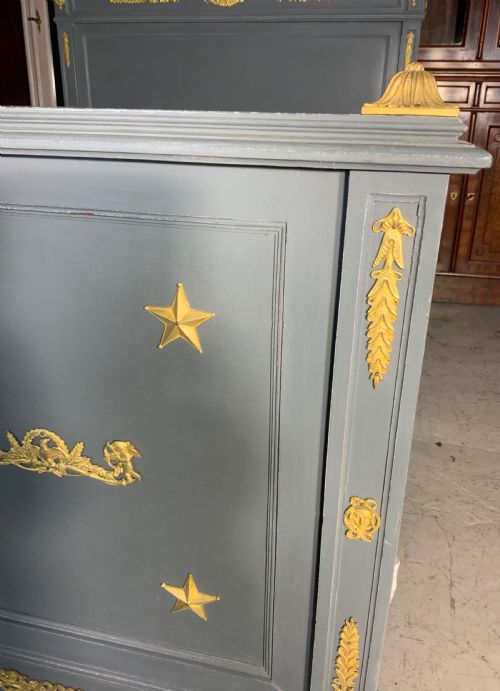 PAINTED FRENCH DOUBLE BED WITH BRASS EMBELLISHMENTS - ADDITIONAL PHOTO 2