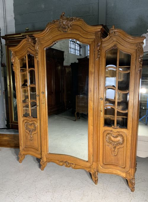 stunning carved french oak armoire with panelled doors - CATEGORY: ANTIQUE WARDROBES - DATED 1920