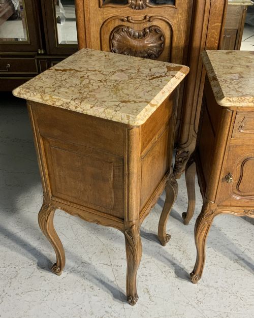 PAIR OF FRENCH OAK BEDSIDE CABINETS - ADDITIONAL PHOTO 3
