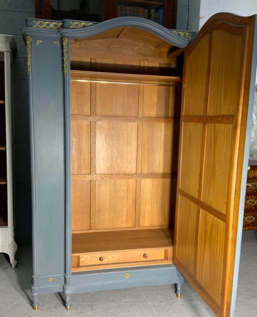 PAINTED FRENCH ARMOIRE WITH BRASS DETAILING IN DOWNPIPE GREY - ADDITIONAL PHOTO 7
