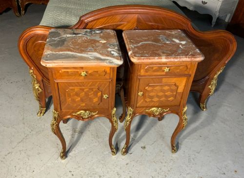 STUNNING FRENCH KING SIZE BED AND MATCHING BEDSIDE CABINETS - ADDITIONAL PHOTO 7