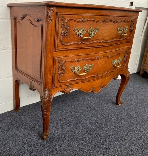 CARVED OAK FRENCH BOW FRONT CHEST OF DRAWERS - ADDITIONAL PHOTO 2