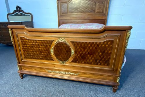 STUNNING KINGSIZE FRENCH BED - ADDITIONAL PHOTO 1