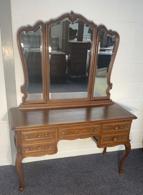 CARVED OAK FRENCH DRESSING TABLE - ADDITIONAL PHOTO 4