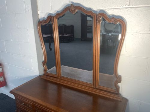 CARVED OAK FRENCH DRESSING TABLE - ADDITIONAL PHOTO 7