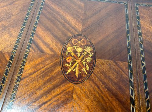 FRENCH MAHOGANY MARQUETRY DRESSING TABLE - ADDITIONAL PHOTO 1