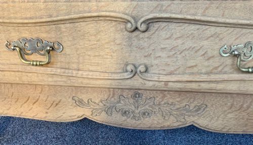 CARVED FRENCH BLEACHED OAK CHEST OF DRAWERS - ADDITIONAL PHOTO 2