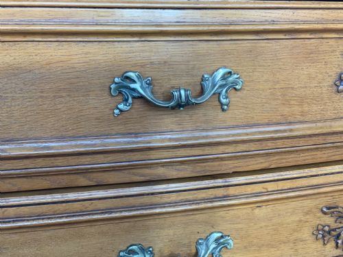 CARVED OAK FRENCH CHEST OF DRAWERS - ADDITIONAL PHOTO 5