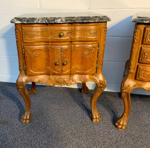 AMAZING PAIR OF CARVED OAK BEDSIDE CABINETS - ADDITIONAL PHOTO 1