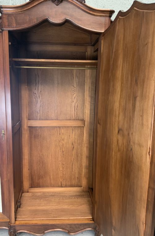 LARGE MAHOGANY TRIPLE FRENCH ARMOIRE - ADDITIONAL PHOTO 9