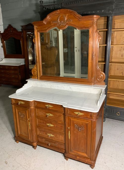 Mahogany French Washstand