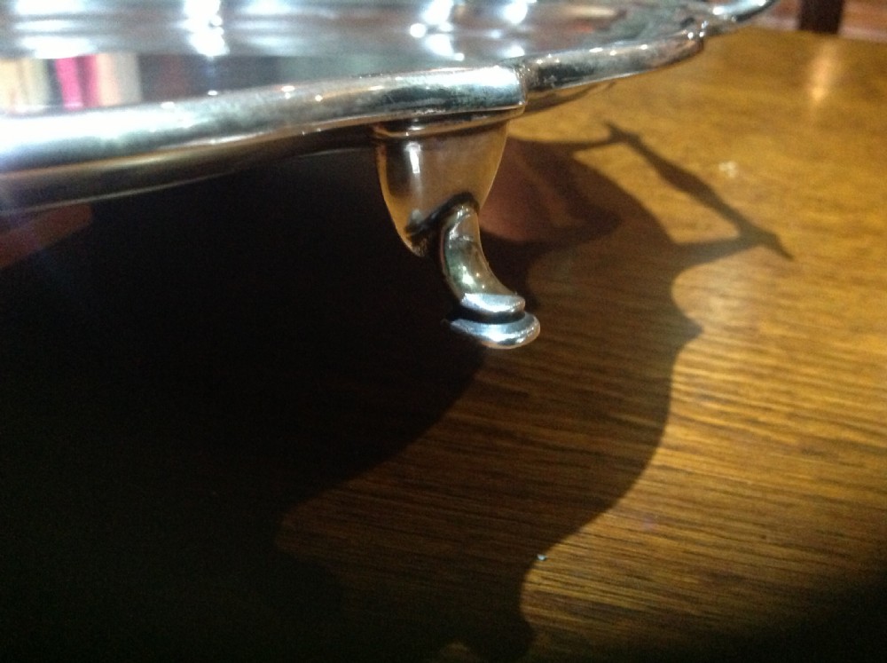LARGE SILVER TRAY CHESTER 1920 View III