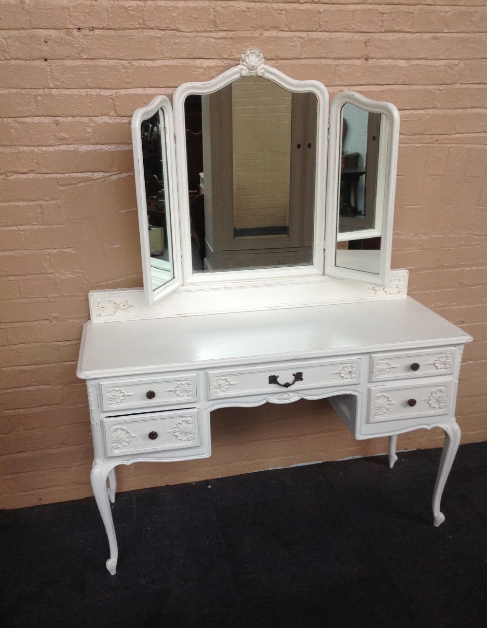PAINTED FRENCH DRESSING TABLE View V