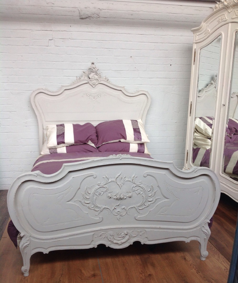 PAINTED FRENCH CARVED WALNUT BED View VII