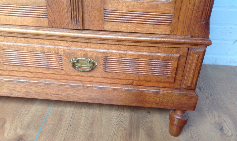 ANTIQUE FRENCH OAK ARMOIRE View VIII