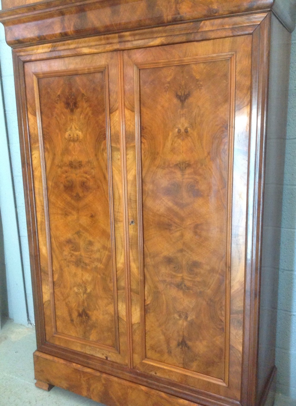 WALNUT FRENCH CUPBOARD View VIII