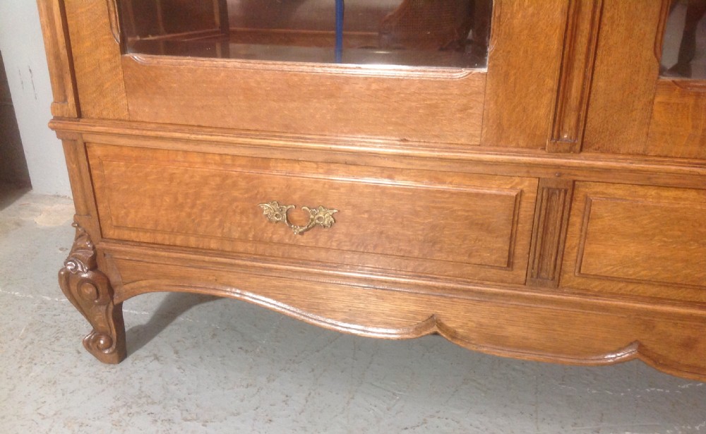 FRENCH OAK ARMOIRE View III
