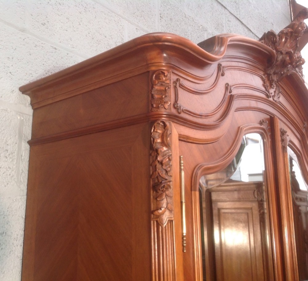FRENCH WALNUT  ARMOIRE View IV