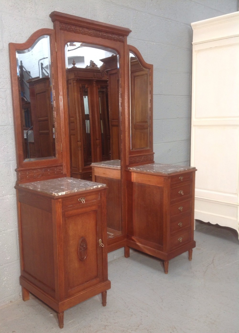 SOLID OAK FRENCH DRESSING TABLE View V