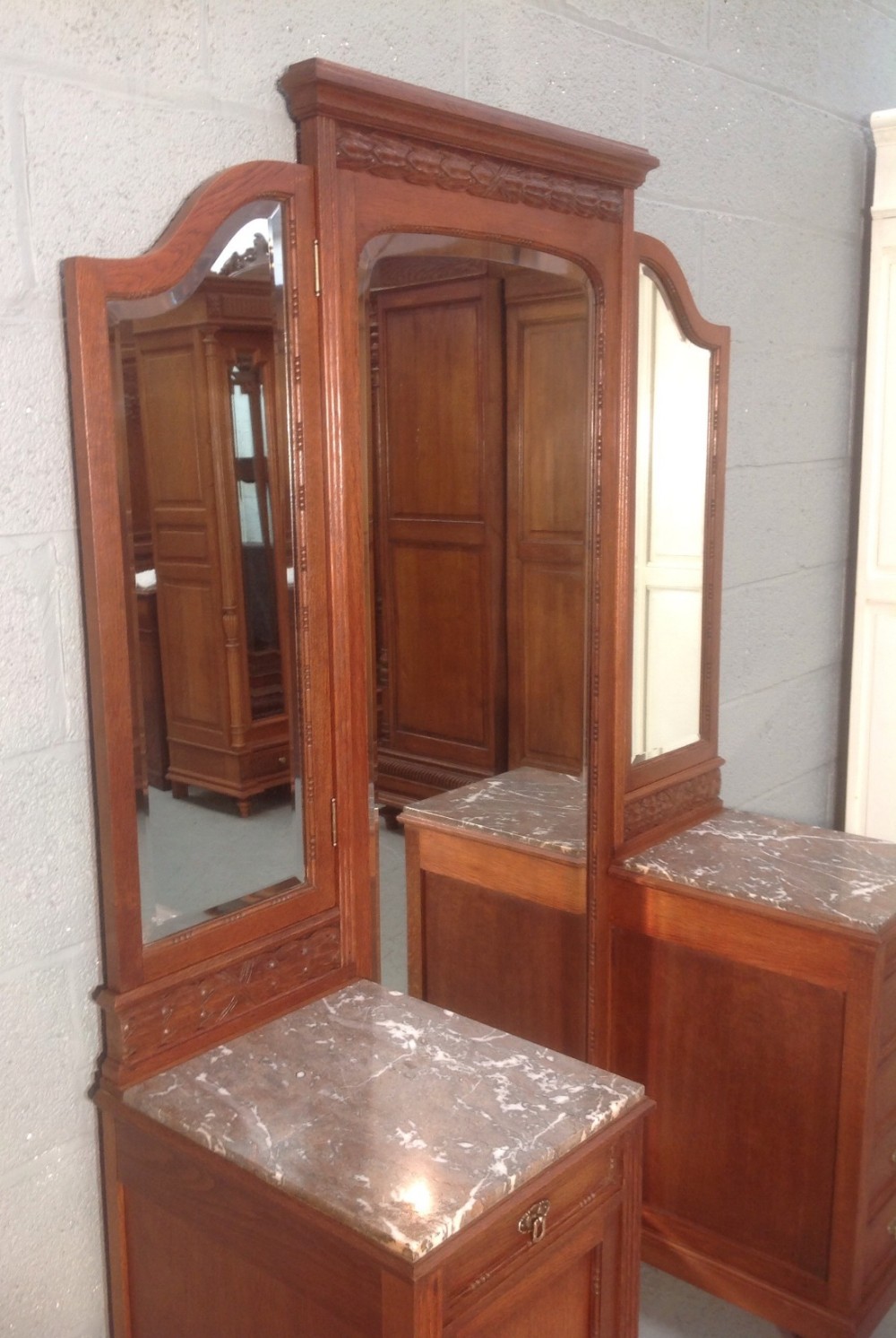 SOLID OAK FRENCH DRESSING TABLE View VI