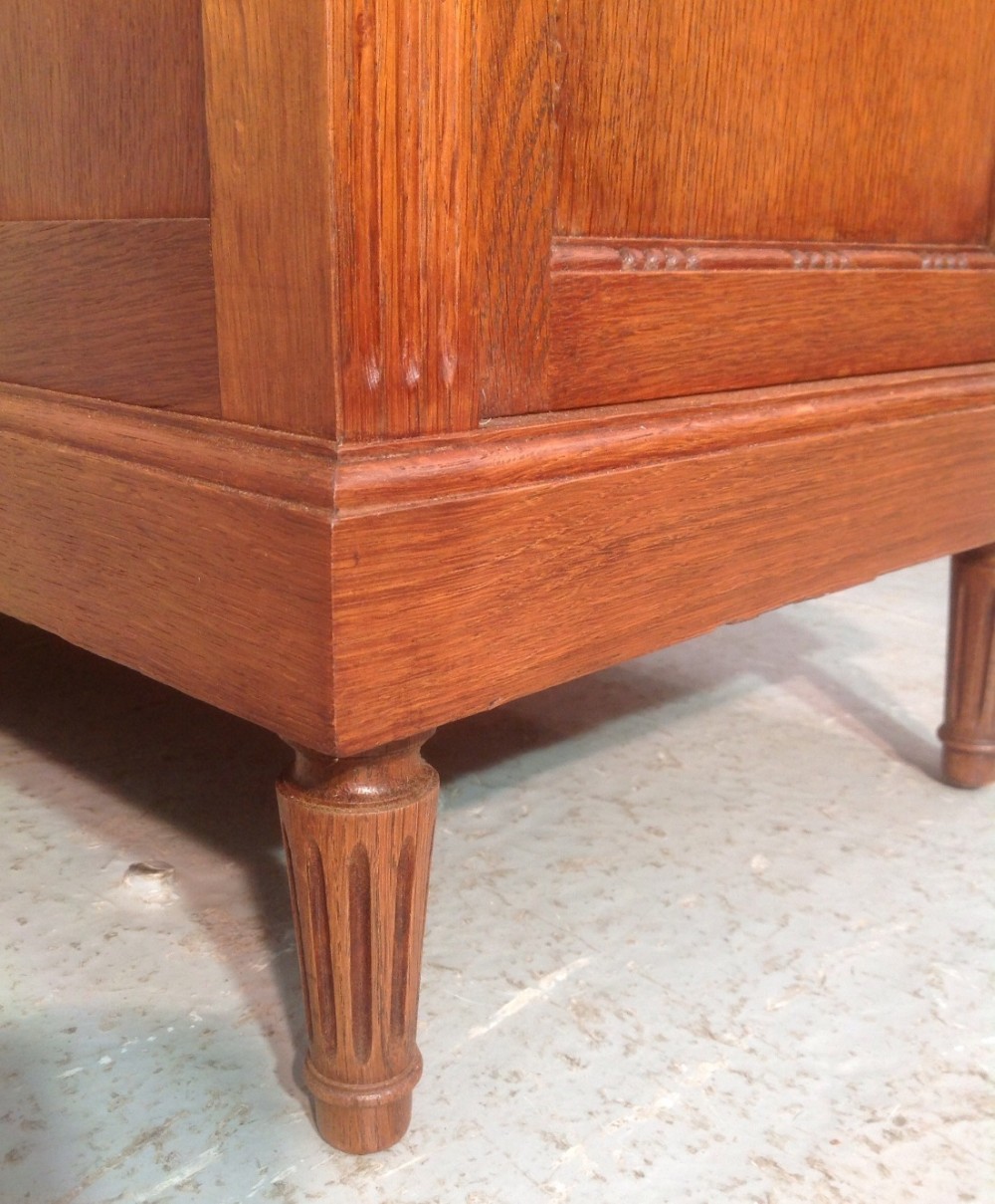 SOLID OAK FRENCH DRESSING TABLE View IX