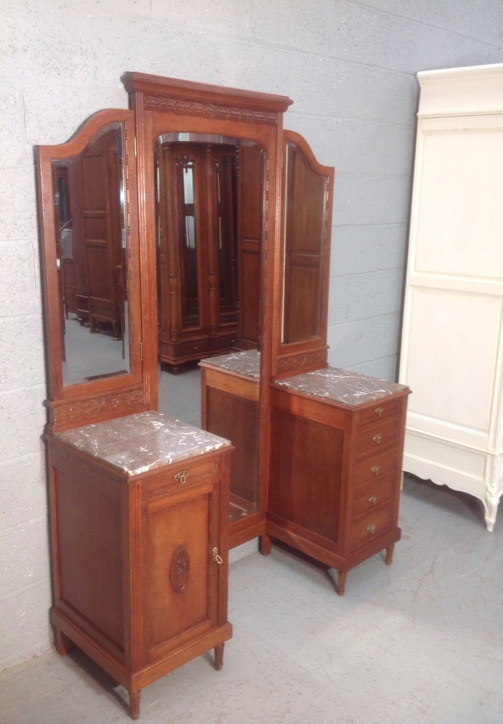 SOLID OAK FRENCH DRESSING TABLE View XII