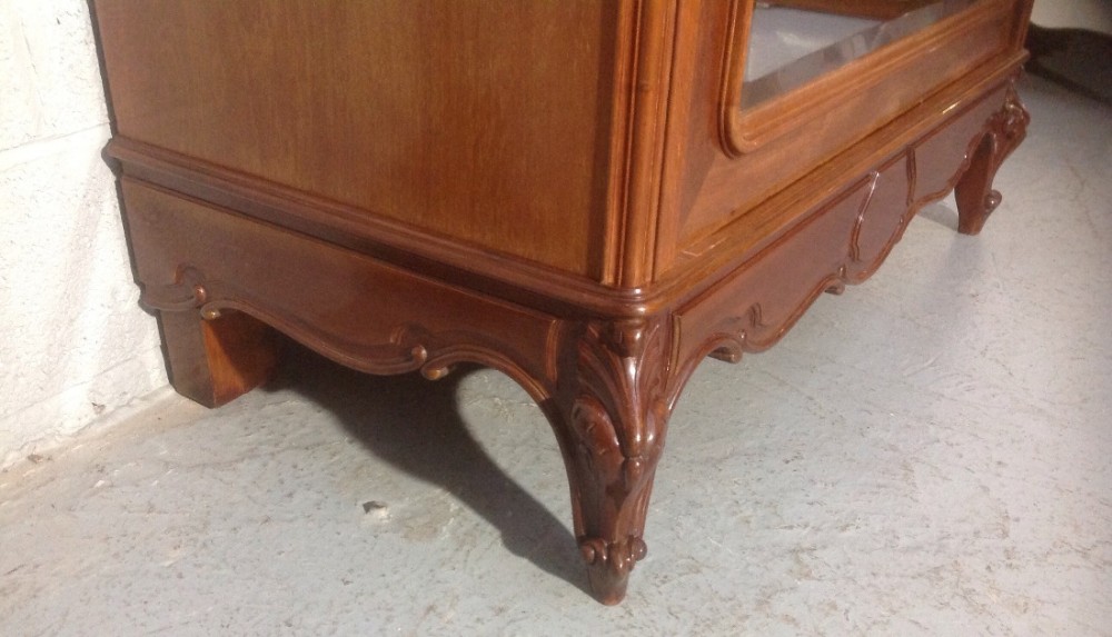 FRENCH MAHOGANY AMOIRE View V