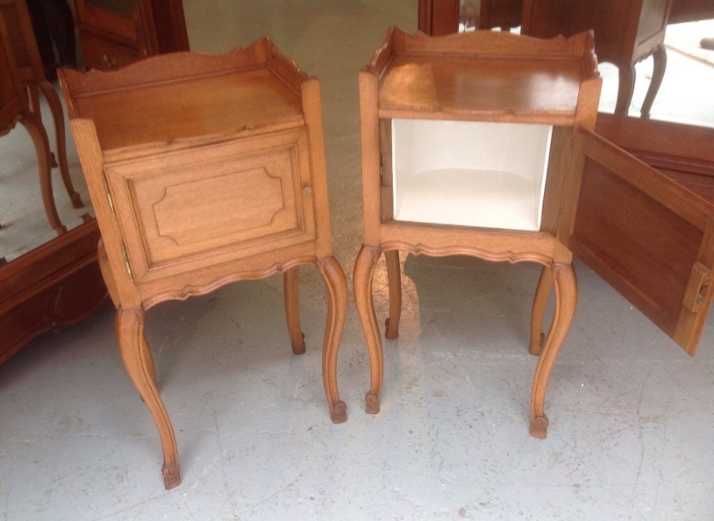PAIR OF FRENCH OAK BEDSIDE CABINETS View II