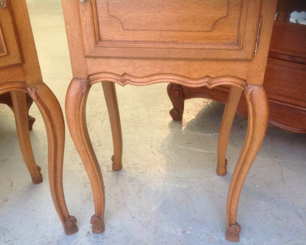 PAIR OF FRENCH OAK BEDSIDE CABINETS View X