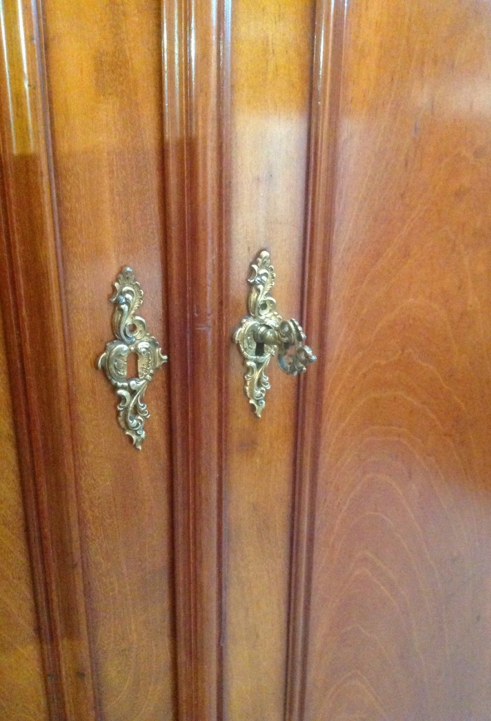 FRENCH MAHOGANY ARMOIRE View V