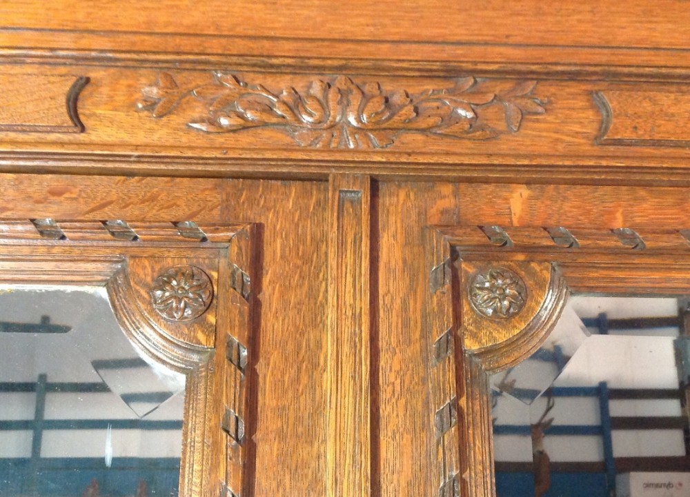 LARGE FRENCH OAK ARMOIRE View IV